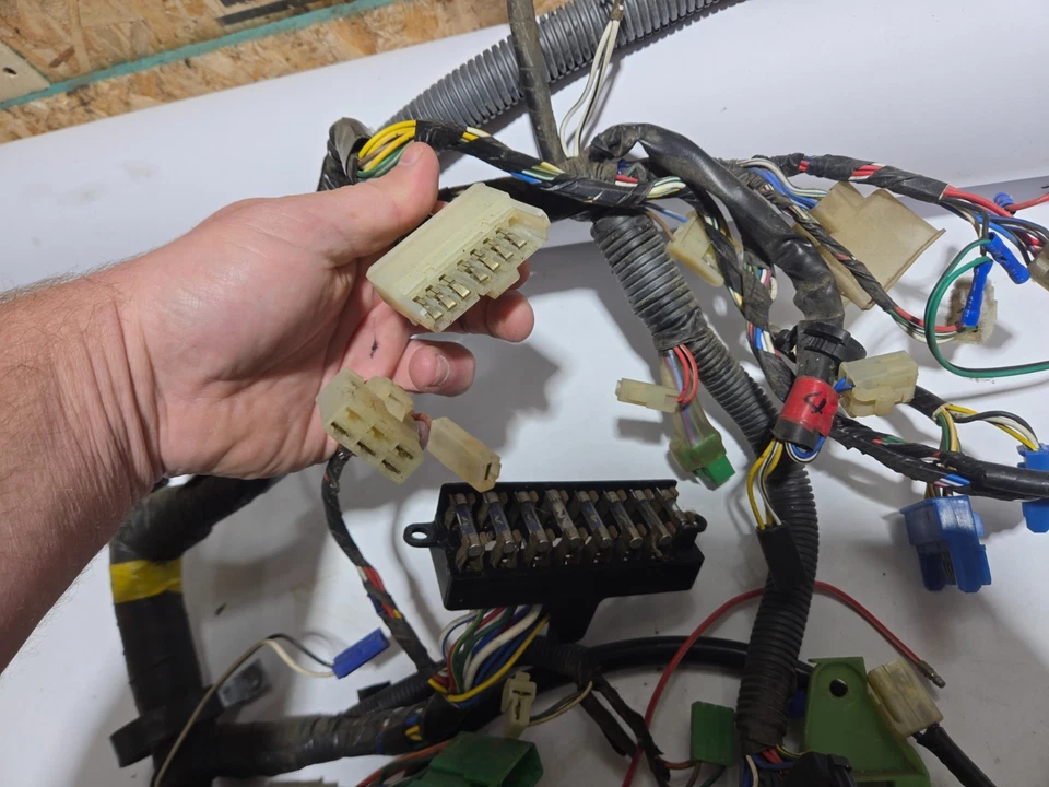 78 79 80 TOYOTA CELICA CAPUCHA TABLERO CAJA DE FUSIBLES CABLEADO ARNÉS OEM 20R GT CORTES Foto 4 de 4