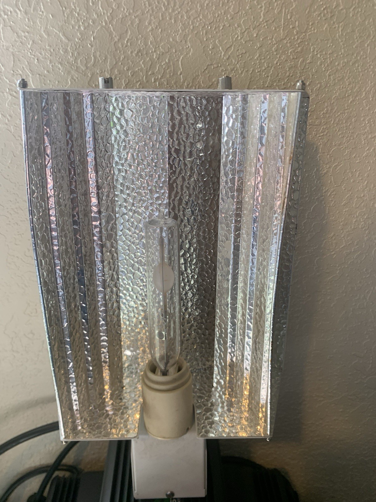 315W Grow Light, 27x23.6x10 (centimeters)