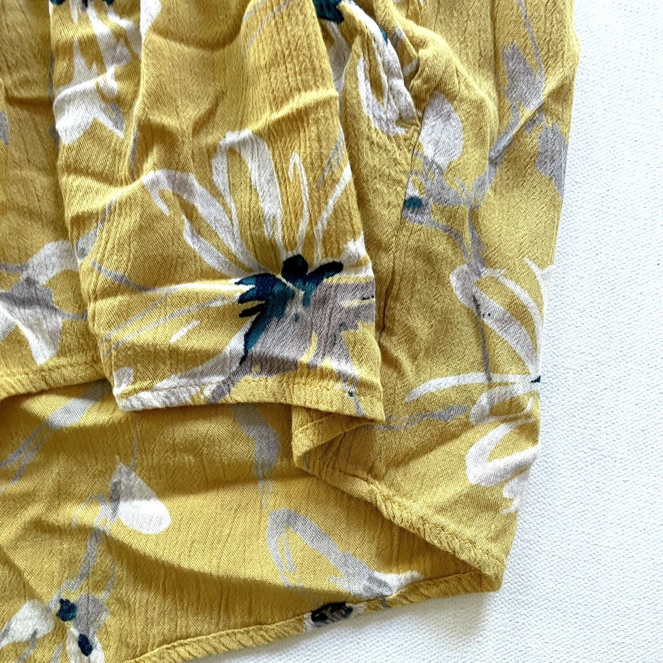 Mameluco para mujer O'Neill S amarillo floral rayón cuello en V boho manga aleteada fluido Foto 3 de 4