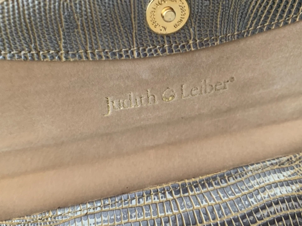 Judith Leiber RARE collectable leather and crystal clutch BNWT - Image 2 of 4