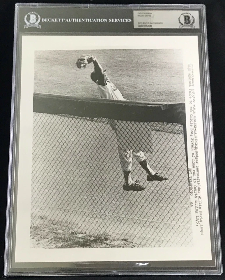 Фотография Вилли Дэвиса «Robbing Home Run HR 1966 WS» подписанная тип 1 провод Beckett BAS - Изображение 2 из 4