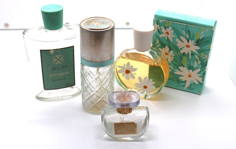 Lot Of 4 Vintage Perfume Bottles Avon, Helena Rubenstein, aqua, 1 partial w/box