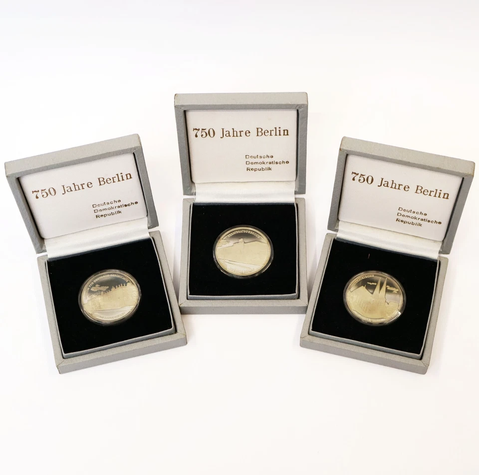 3 DDR Medaillen Gedenkprägungen 750 Jahre Berlin Ø 40 mm PP in Original Etuis - Bild 1 von 3