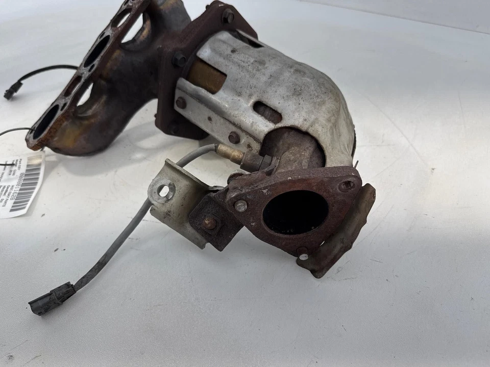 Infiniti QX60 2015-2020 3,5 L colector de escape trasero derecho OEM Foto 2 de 4