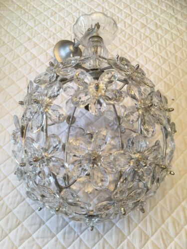 Italian Clear Murano Crystal Glass Chandelier [Floral]. Silver Colour Metalwork. - Picture 1 of 21