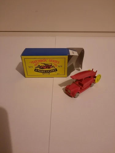 Vintage Type A Moko Lesney Matchbox Series Nọ9 Fire Truck | Very Good Condition.