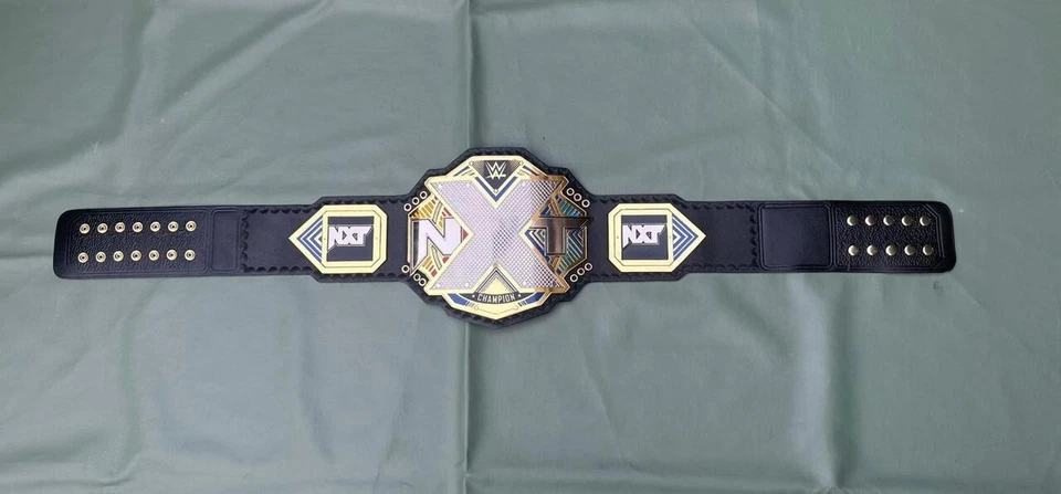 WWE NXT título campeonato réplica cinturón personalizado 4mm placas de latón para adultos Foto 2 de 4