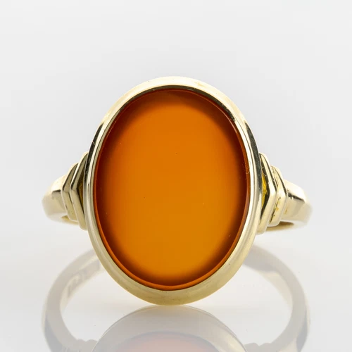 Vintage 14k gold ring with a carnelian