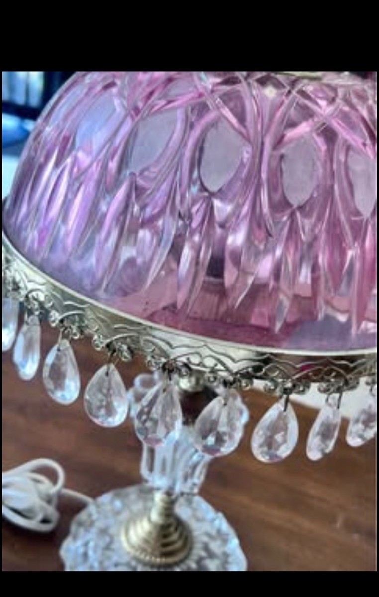 VINTAGE MICHELOTTI CRANBERRY CRYSTAL GLASS BOUDOIR LAMP 30 Prisms