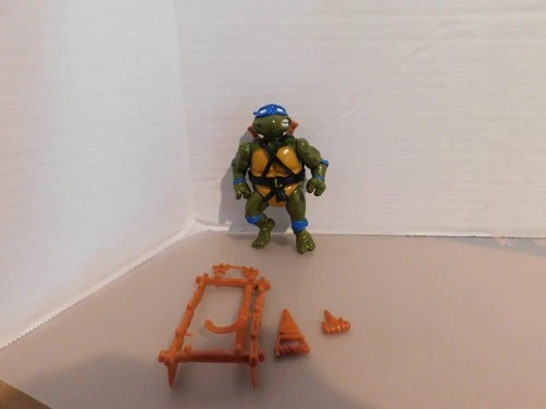 Vintage 1988 TMNT Leonardo 100% COMPLETE Weapon Rack Playmates Leo Action Figure