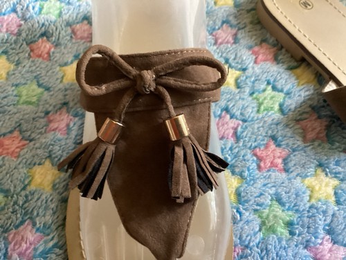 Woman’s Tassel Sandals. Size Med. Brown Suede with /Gold - Picture 4 of 5