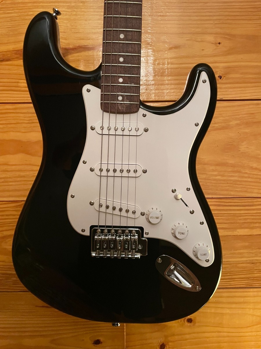 Squier ストラトキャスター black Squier Stratocaster 2019 - Gloss Black W/Gig-bag | eBay