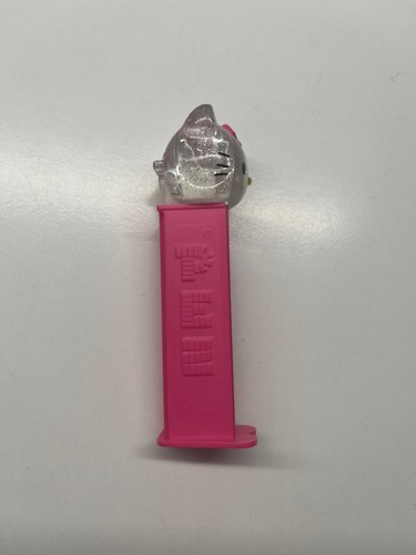 Pez Hello Kitty Rosa Totenkopf Schleife Ungarn 7,5 - Bild 5 von 6