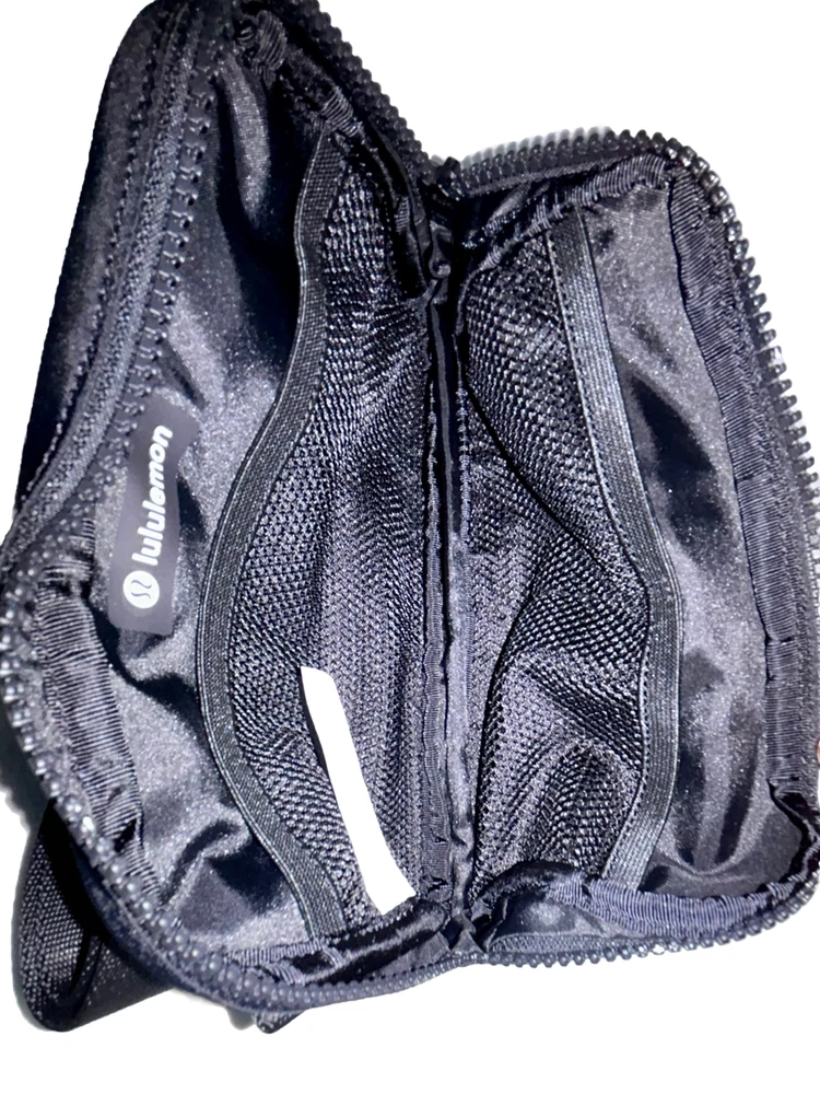 Lululemon Everywhere Belt Bag 1L with 55.5in Strap All Black NWT Authentic
