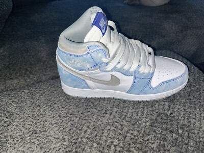 Jordan 1 Retro High OG Hyper Royal