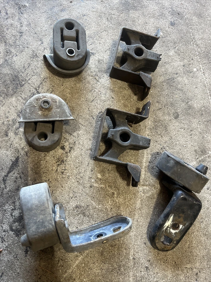 Soporte de suspensión silenciador escape trasero derecho izquierdo Infiniti G35 G37 sedán OEM Foto 2 de 2