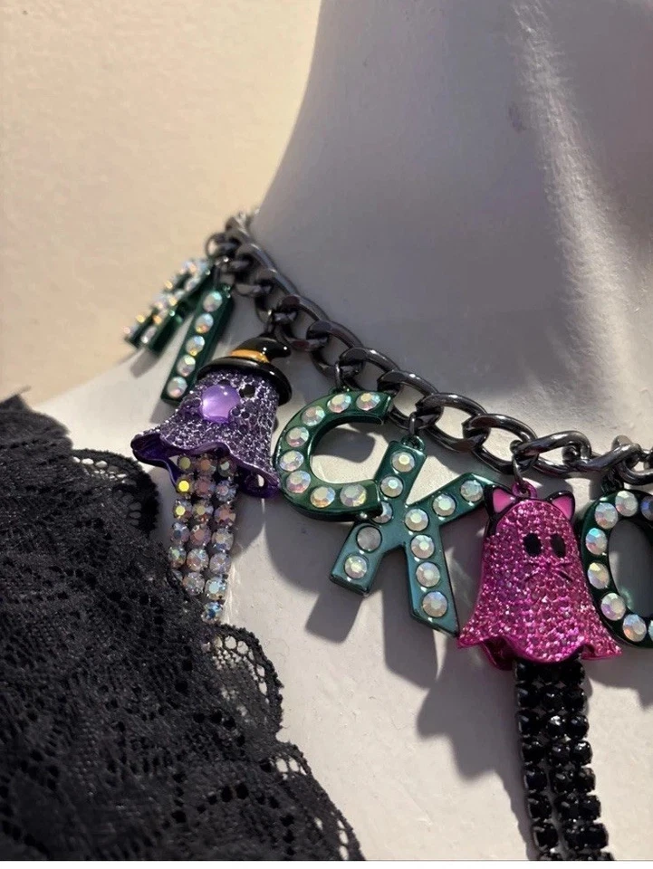NOVO COM ETIQUETAS COLAR DECLARAÇÃO TRUQUE OU TRUQUE DE HALLOWEEN BETSEY JOHNSON US$ 248 - Imagem 2 de 4