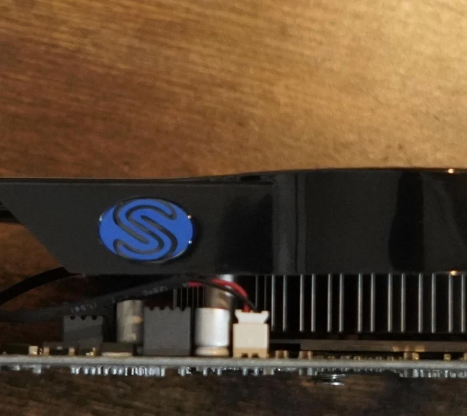 Sapphire Vapor-x Hd5770 Oc 1gb Graphics Card Efi-enabled Gaming Overclocked - Image 4 of 4