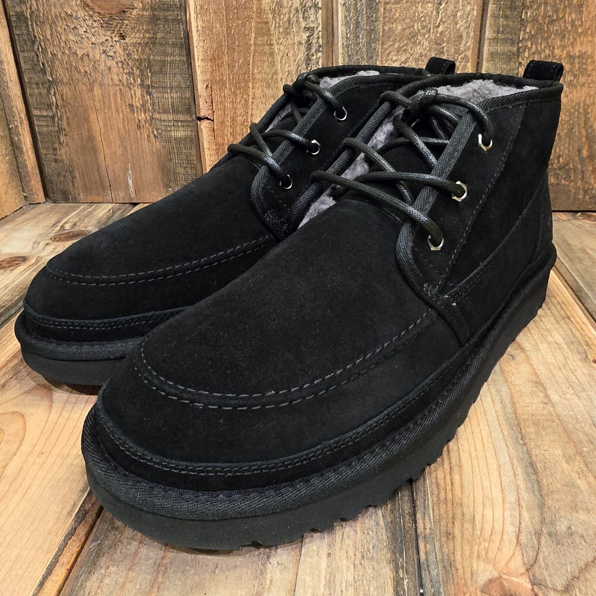 UGG NEUMEL MOC CHUKKA BOOT BLACK SUEDE SHEEP WOOL LINED MEN  display picture 2