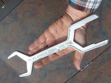 NOS Vintage 3 in 1 Spud Wrench No.3001 Chicago Specialty Mfg Co Malleable Iron 