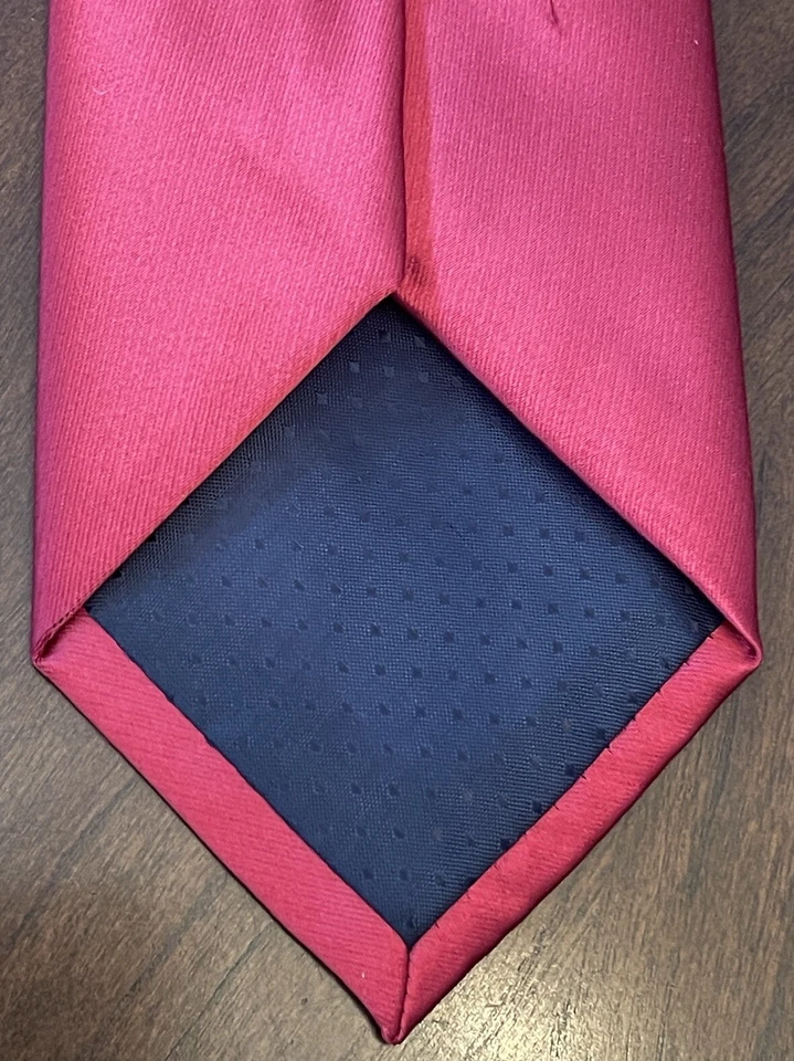 Pierre Cardin Red 100% Polyester Men’s Neck Tie Made In China - Image 2 of 4