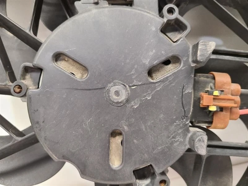 2005 2006 2007 Ford Freestyle 3.0L motor refrigeração radiador ventilador motor cobertura fabricante de equipamento original - Imagem 2 de 4