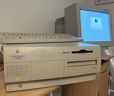 Apple Power Macintosh 7300/200 Desktop PowerPC 200 MHz, ohne Festplatte