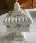 New ListingWestmoreland Floral Wedding Cake Box Pedestal Candy Dish Lid Vtg Milk Glass