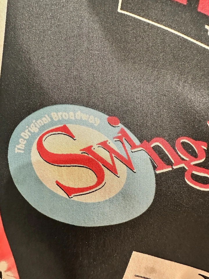 Chaqueta De Colección FUDA Int 100% Seda Bombardero Broadway Plays Talla Grande Años 80 Foto 2 de 4