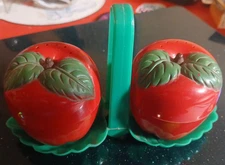 Vintage Apples 1950s plastic salt and pepper shakers w/ base