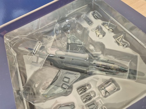 Hobby Master 1/72 HA1935 F-4E Phantom II USAF 3rd TFS Peugeots, Philippines - Picture 12 of 23