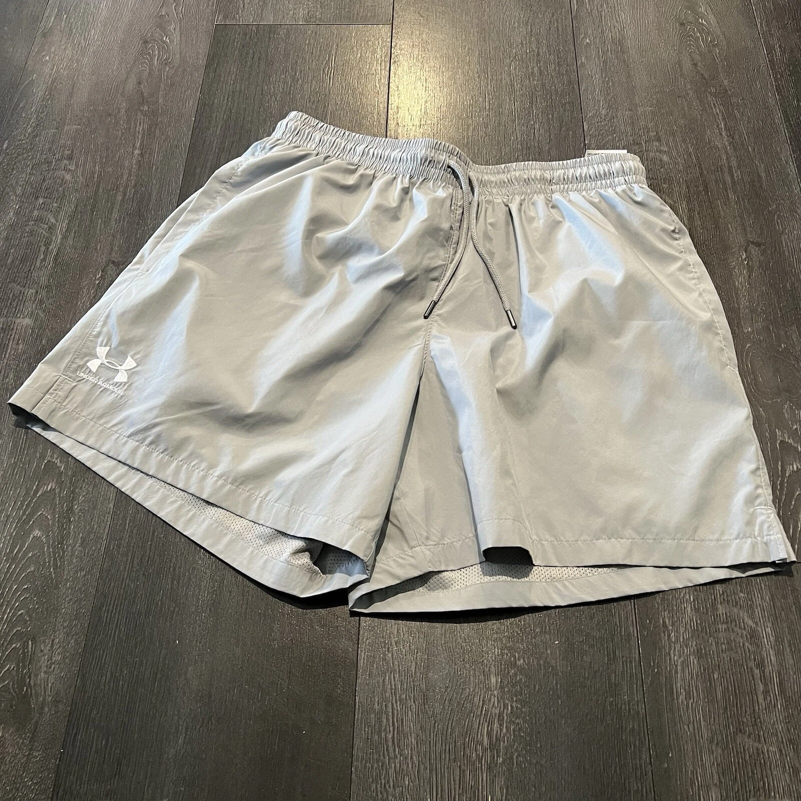 Under Armour UA Loose Fit Woven Volley Shorts Mesh Lined Grey 1377191 Men Size