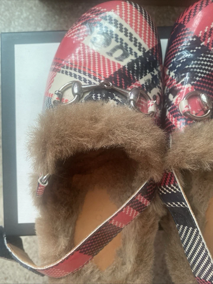 Gucci Horsebit para niños. Muy excelente estado de uso. Viene con caja. Foto 2 de 4