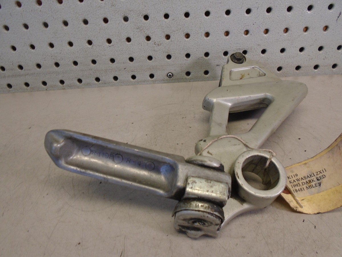 Right Passenger Footpeg for Kawasaki ZX11 ZX 1100 D Ninja 1993 to