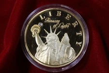 LIBERTY GOLD FANTASY COIN, NOT REAL COIN, PROOF LIKE FINISH, 40MM SIZE