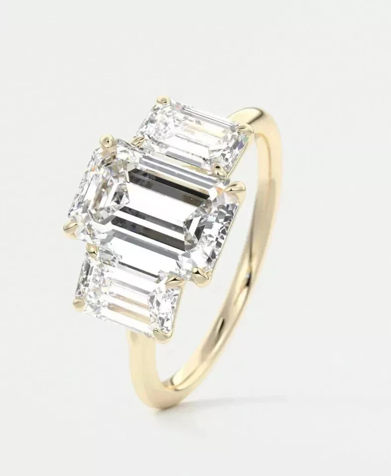 Anel de três pedras de ouro amarelo 14k com diamante cultivado em laboratório corte esmeralda 3 quilates certificação VS - Imagem 3 de 4