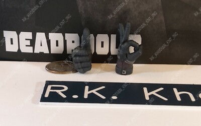 Hot Toys MMS505 Dusty Deadpool 1/6 action figure's OK & Thumbs up 2 hands only 