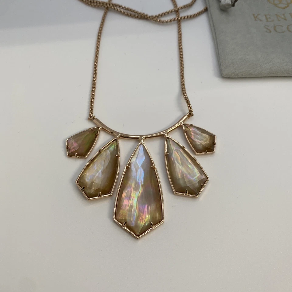 Colar ajustável ouro madrepérola marrom Kendra Scott Rhyan - Imagem 2 de 4