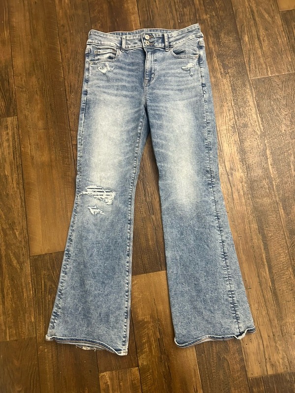 American Eagle Hi Rise Artist Flare 10 Short