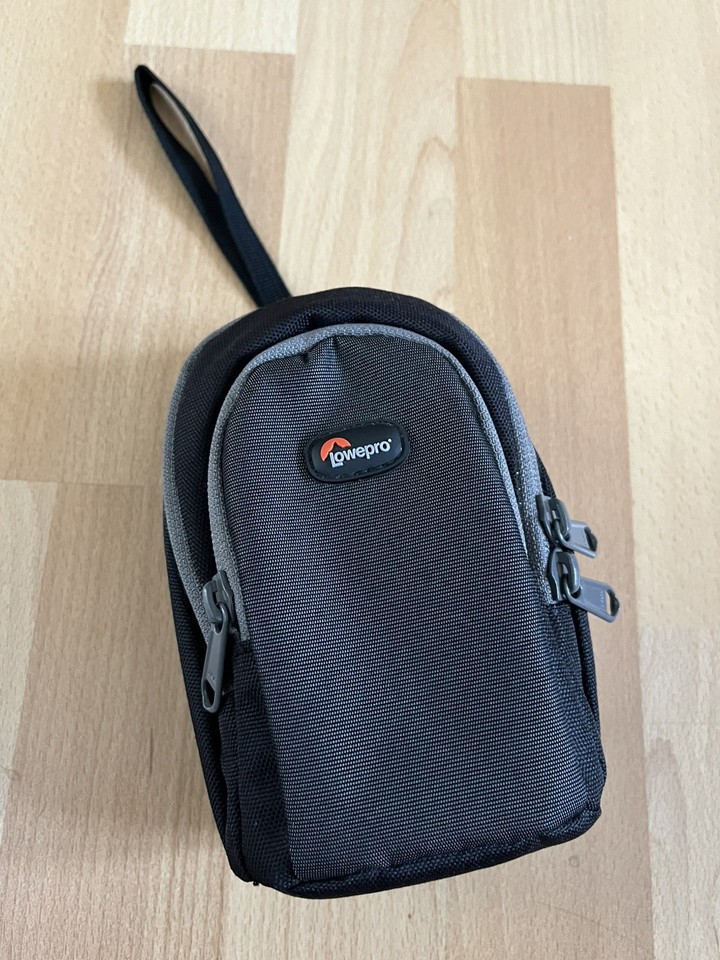 Lowepro Portland 30 Compact Camera Accessory Case Black/Grey Padded ...