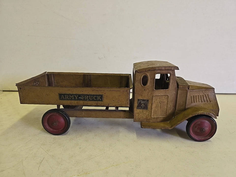 Antique Original 1920's Steelcraft Pressed Steel Mack Jr. Closed Cab Army Truck - Image 2 of 4