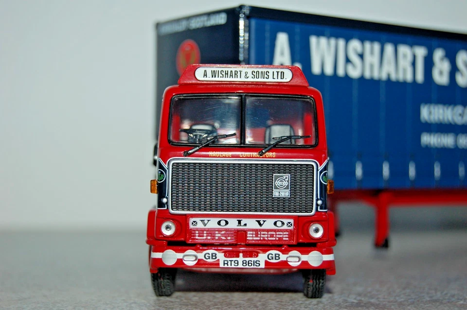 CORGI CC13109 VOLVO F88 TAUTLINER ANDREW WISHART LIMITED EDITION - Image 3 of 4