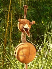 Gartenstecker Vogel Rabe Wendehals edelrost Metall Skulptur auf Stab robust