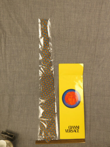Zwitsers Kameraad Soms 8160:Original Gianni Versace Krawatte in blau.Gelbe Original Verpackung.  Wie neu | eBay