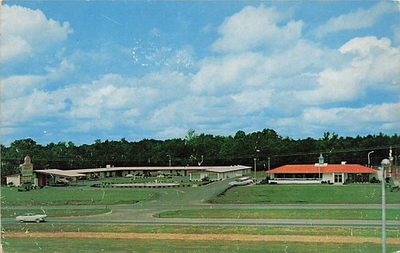 #ad Postcard NC: Howard Johnson Motor Lodge Raleigh North Carolina $4.95