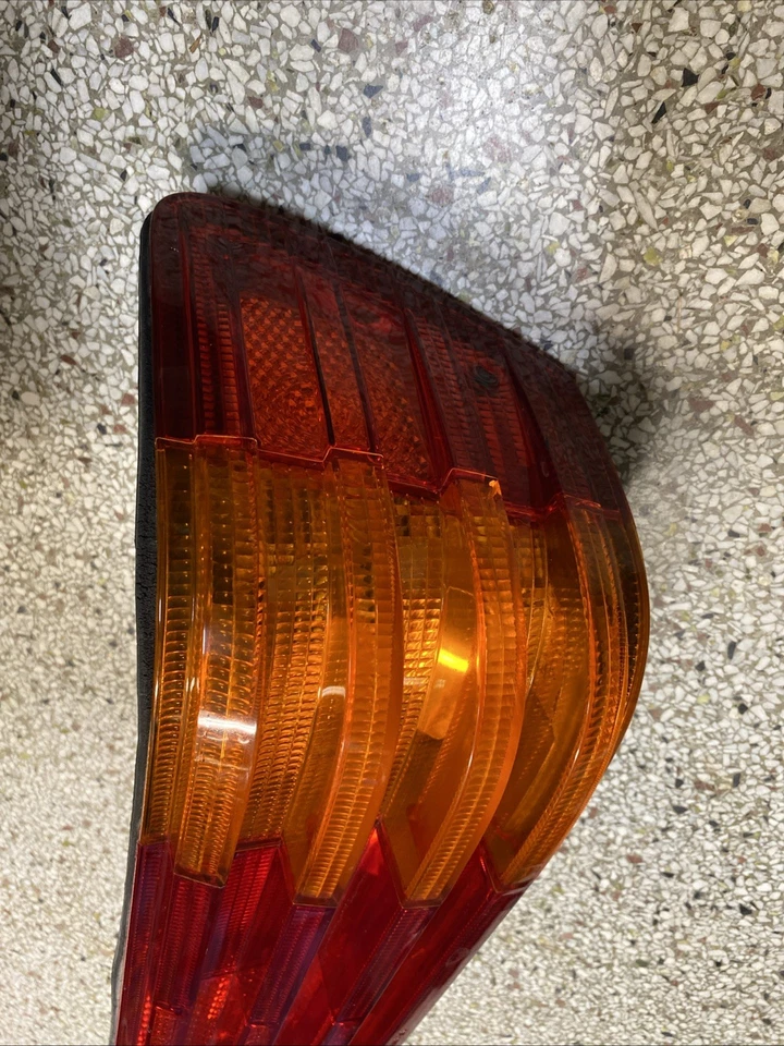 Mercedes Left Driver Side Tail Light Lamp LH for 72-80 450SE 450SEL W116 Foto 2 de 4