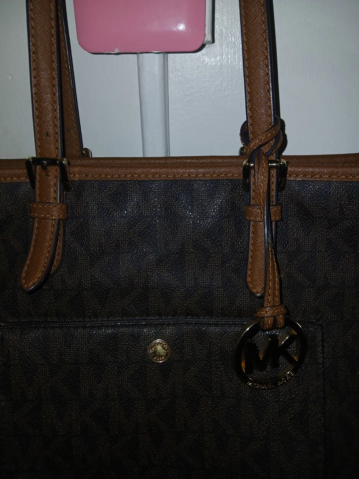 Bolso de hombro Michael Kors Jet Set con monograma mediano AP-1607 Foto 3 de 4