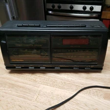Soundesign Cassette Player Clock Radio Model 3844 Works Free Cassette Included