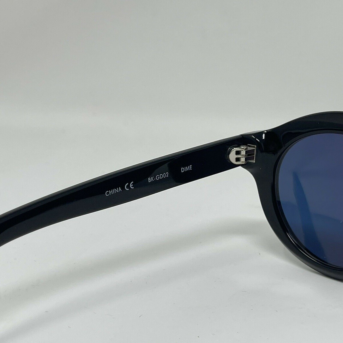 DIFF Eyewear Sunglasses Dime Dark Black Gold Mirror Lens 