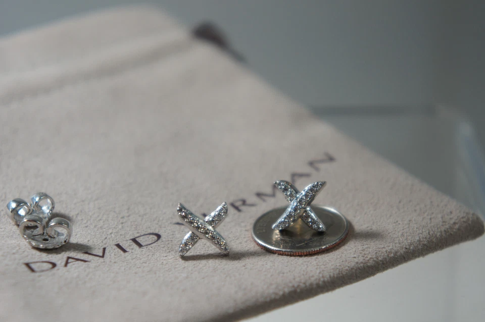 David Yurman Pave' Diamante X Cruzado 925 Esterlina 585 Poste Pendientes Bolsa Foto 3 de 4